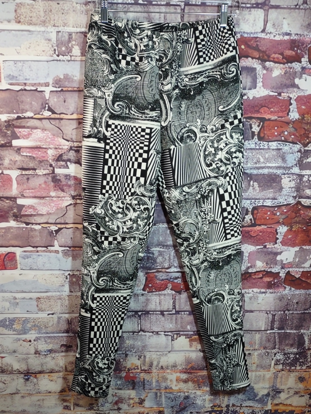 Alisha.D Baroque Print Leggings